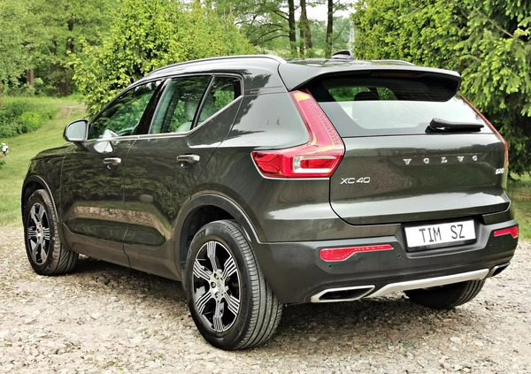 Volvo XC 40 cena 116800 przebieg: 122000, rok produkcji 2019 z Świdnica małe 742